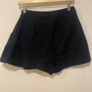 Zara suknja sorts