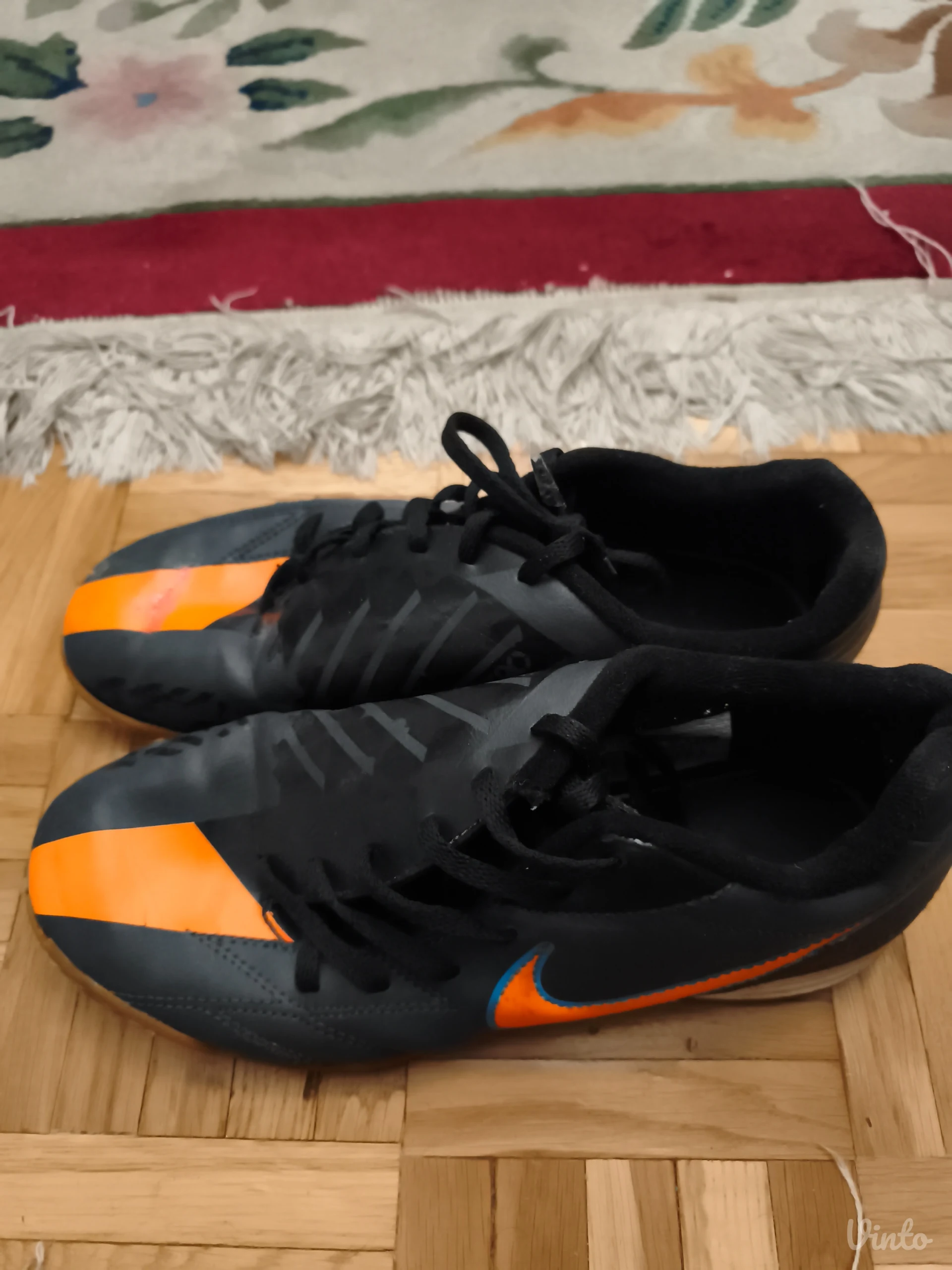 Prodajem Nike patike za fudbal/futsal