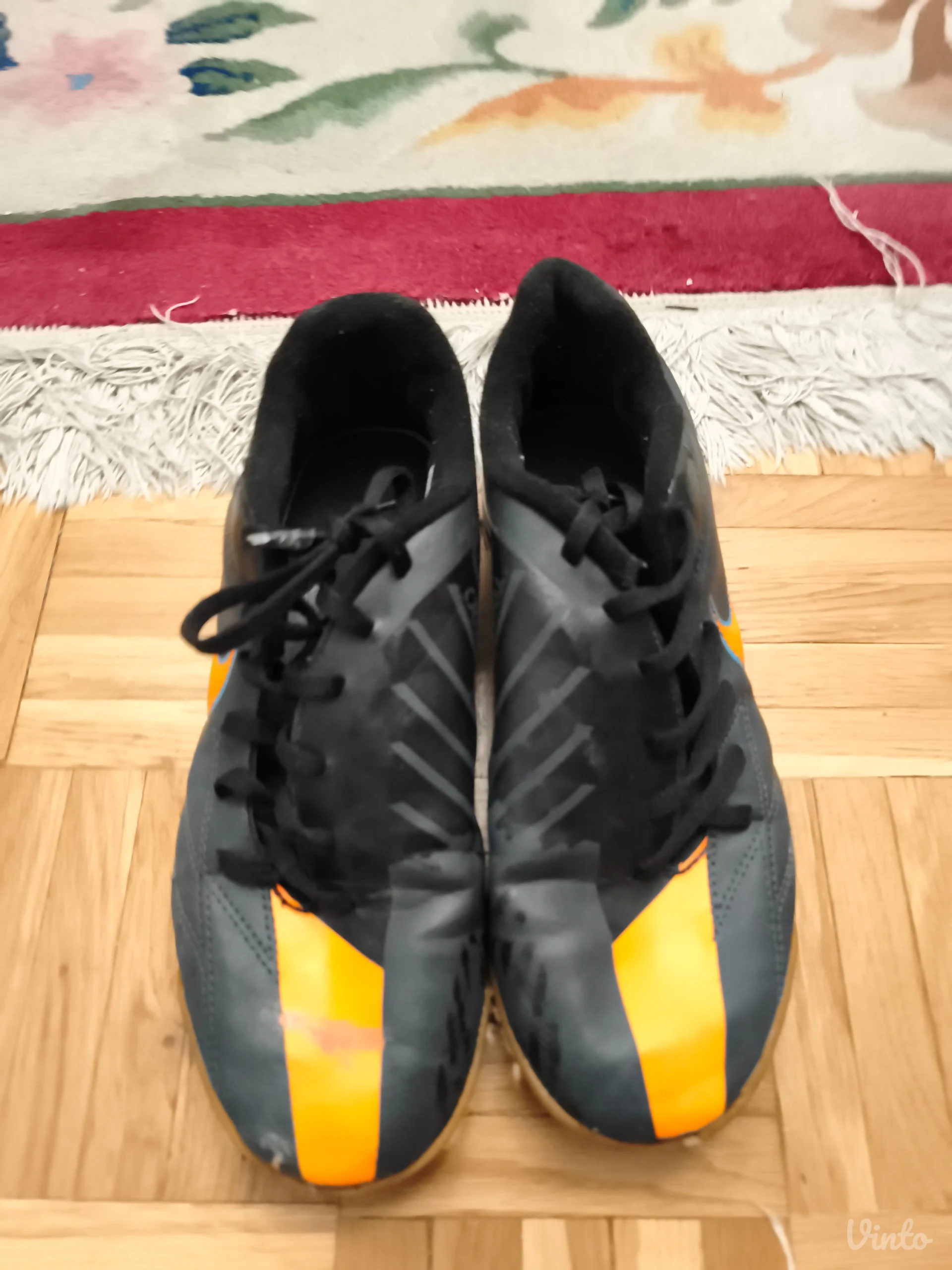 Prodajem Nike patike za fudbal/futsal