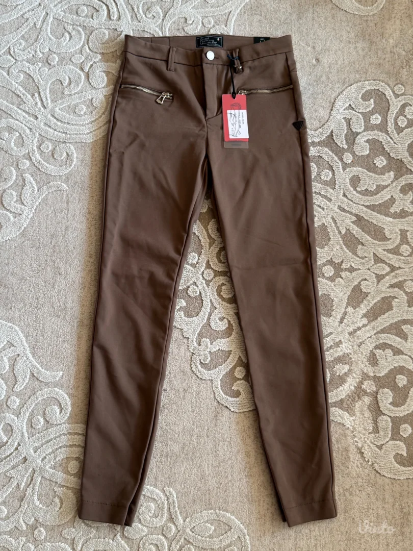 Nove italijanske pantalone sa etiketom