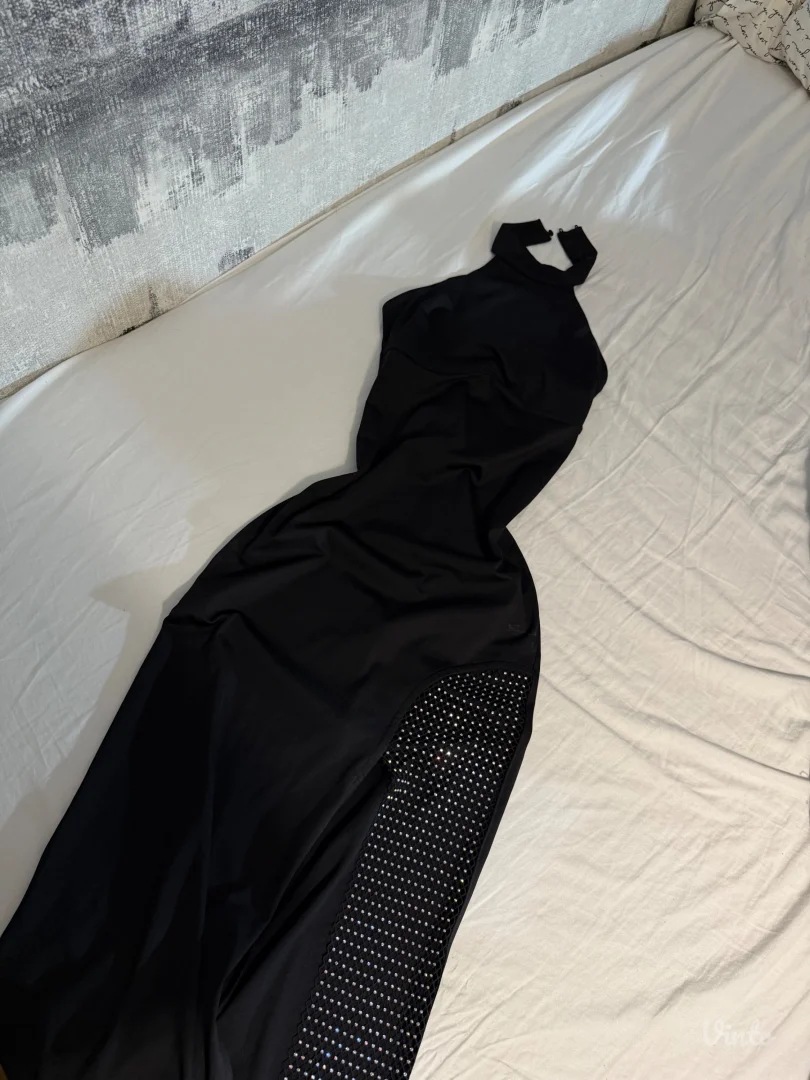 Bershka haljina eleganta