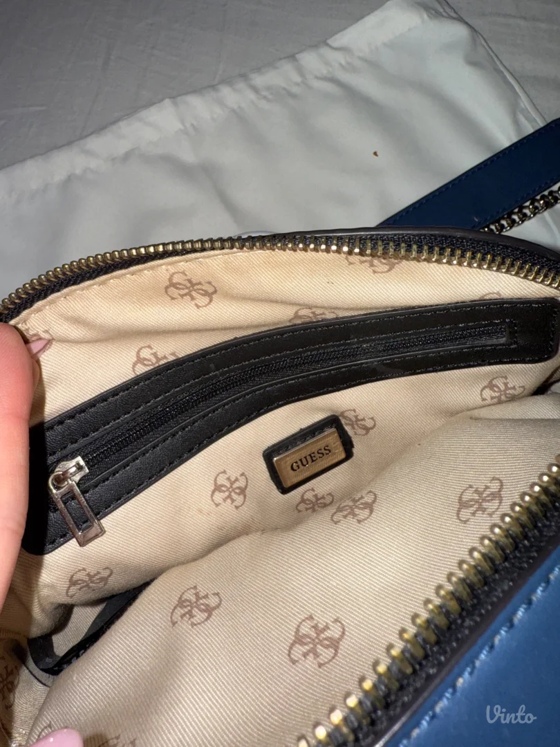 Guess torbica i Mona kais