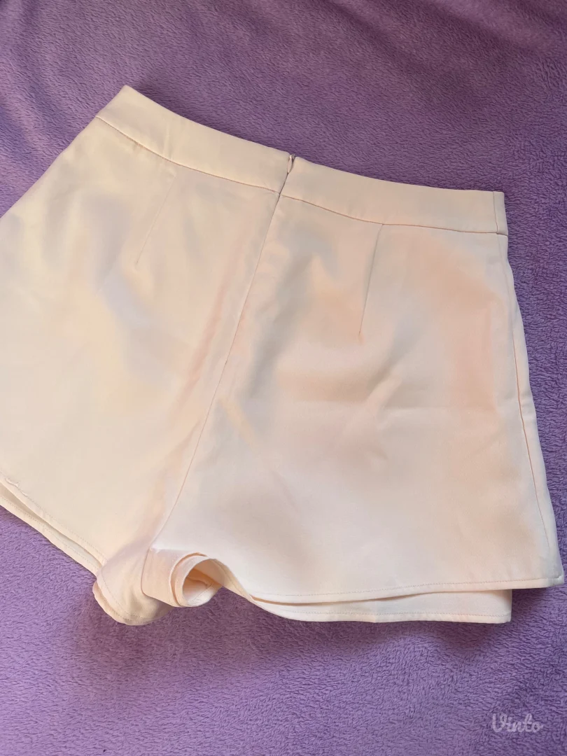 PRETTY LITTLE THING šorts L veličina