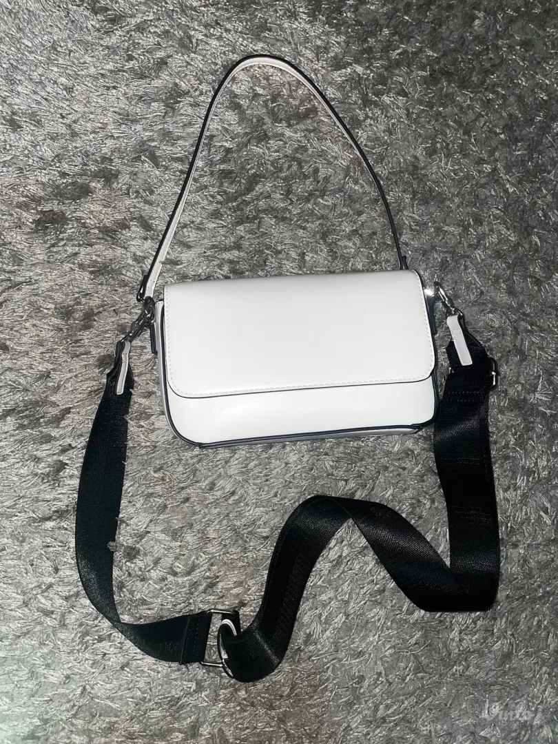 Stradivarius bela mala torba