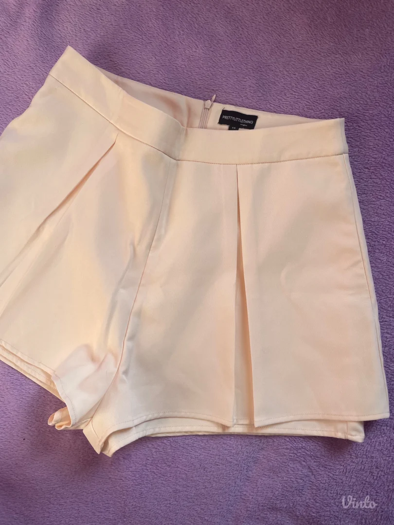 PRETTY LITTLE THING šorts L veličina