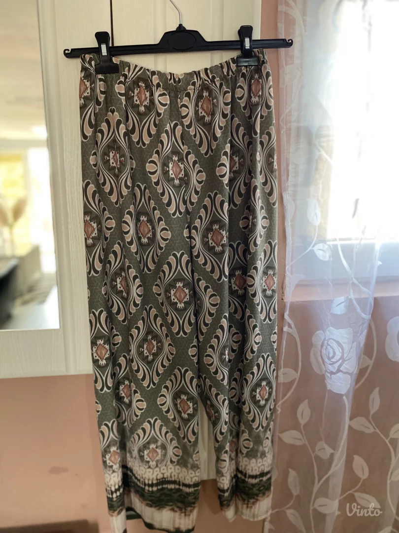 Komplet pantalone + lagani kardigan (M/L)