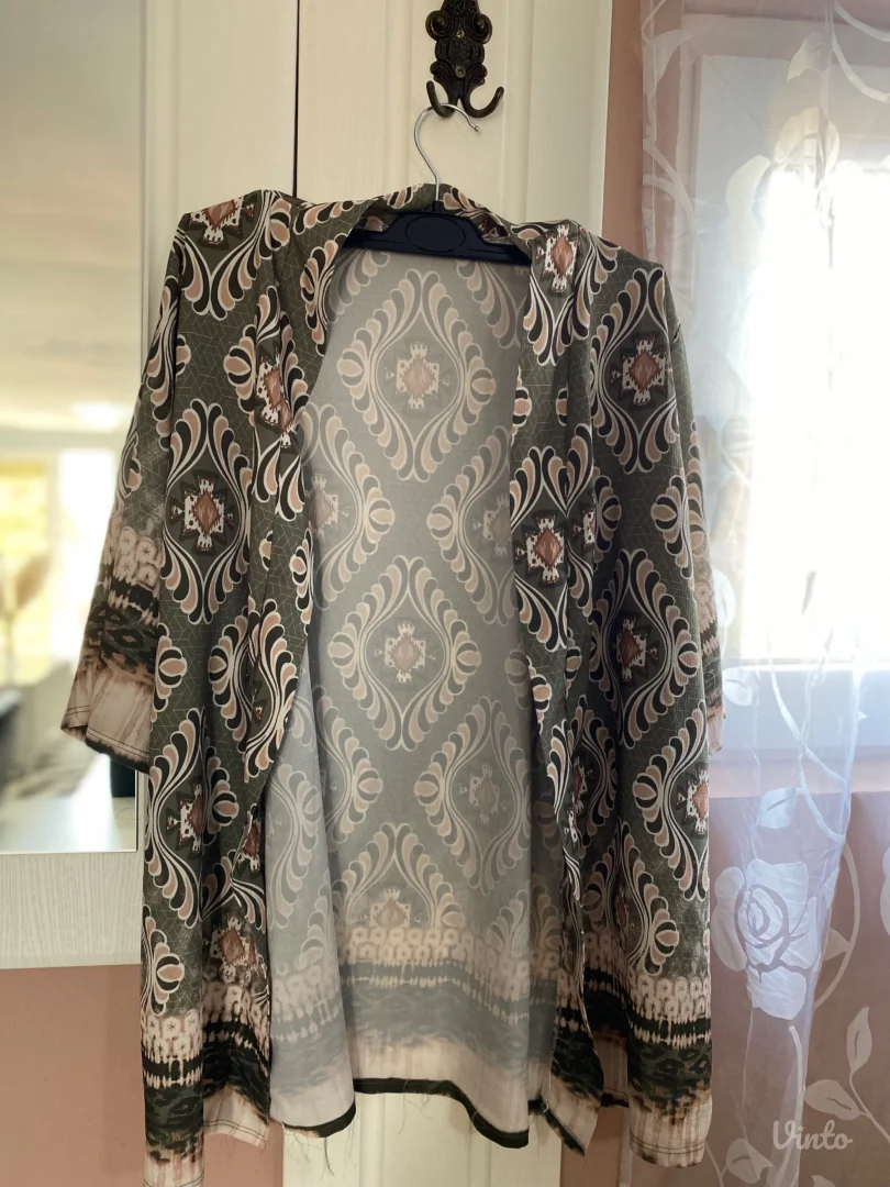 Komplet pantalone + lagani kardigan (M/L)