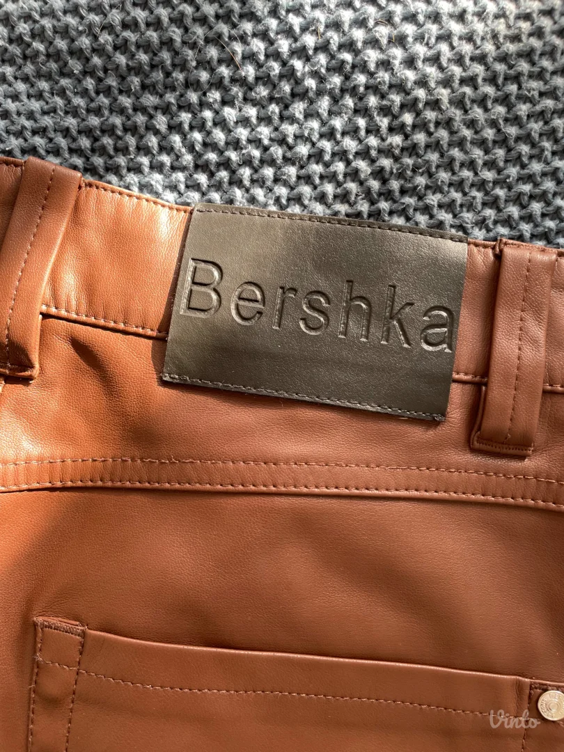 Bershka kožne braon pantalone