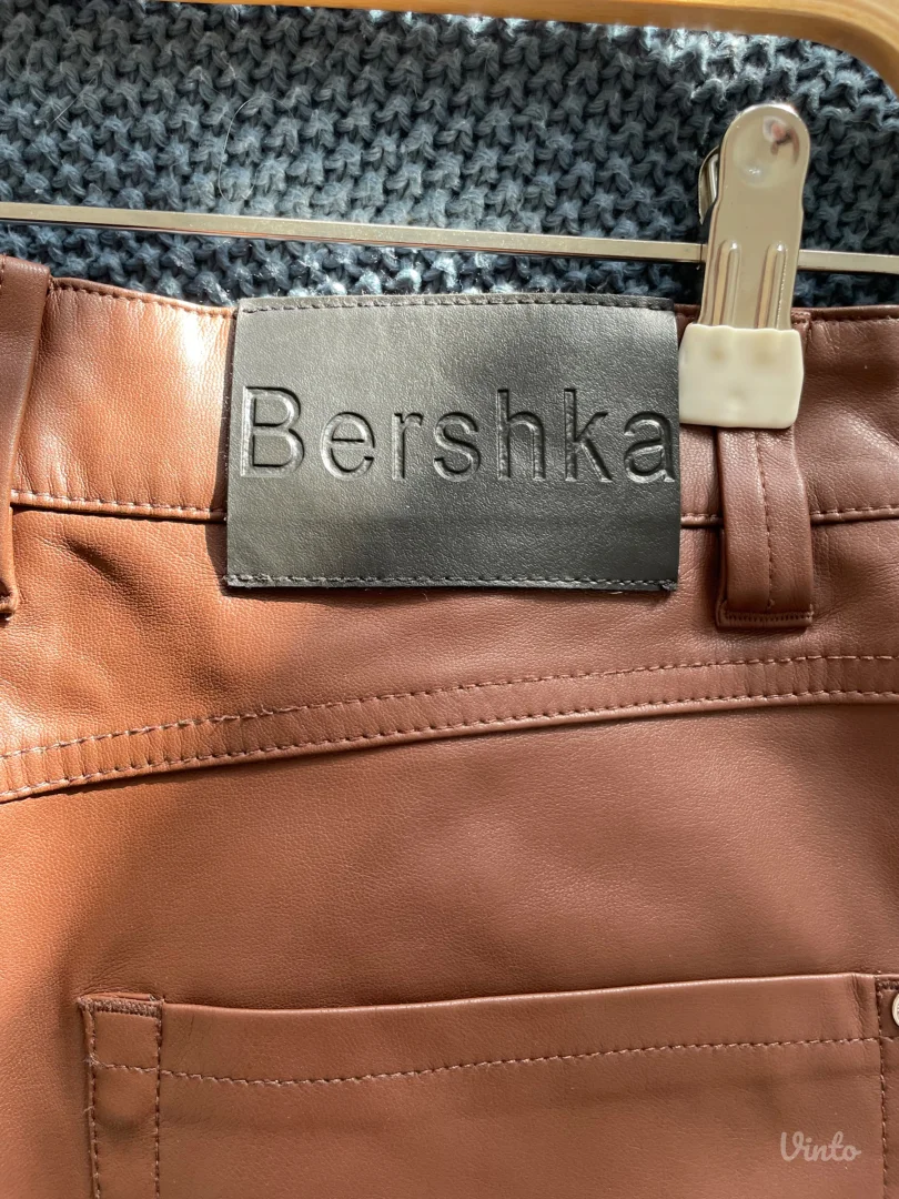 Bershka kožne braon pantalone