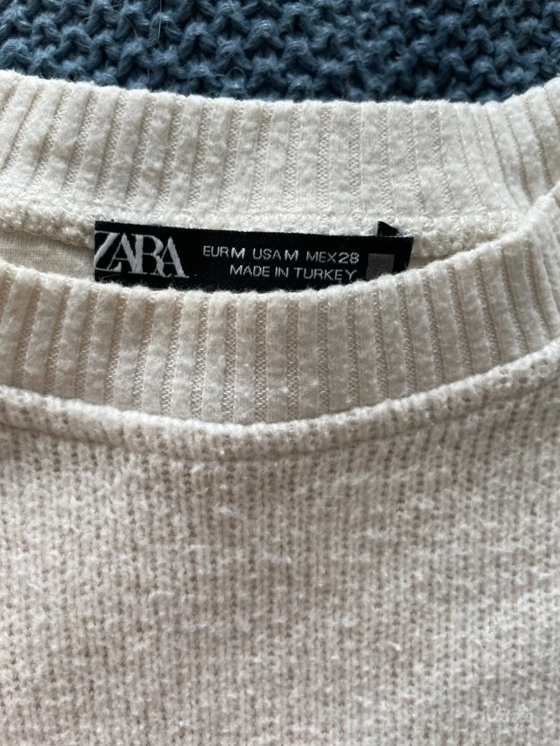 Zara beli džemper