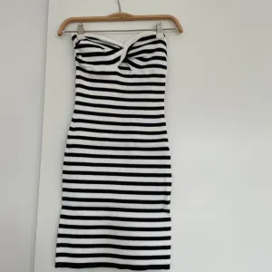 Prugasta H&M haljina