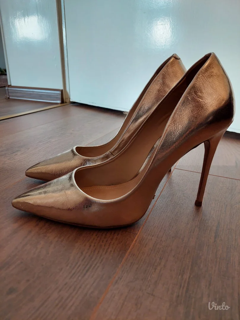 Schutz zlatne salonke