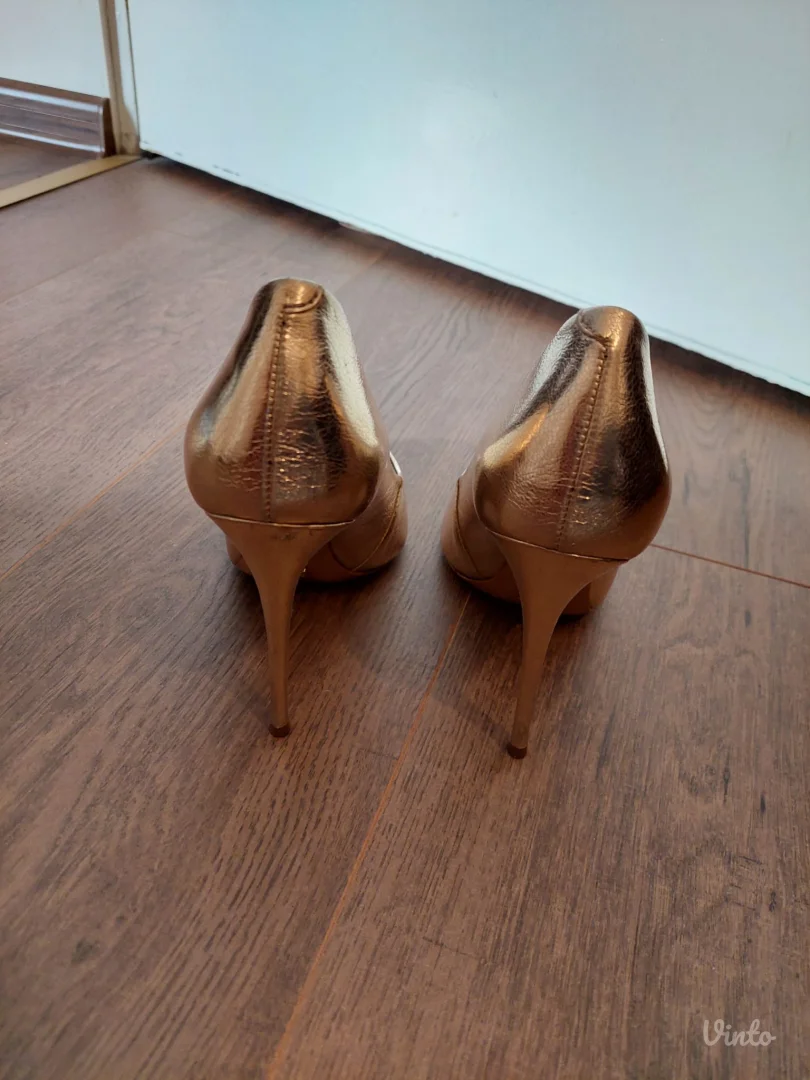 Schutz zlatne salonke